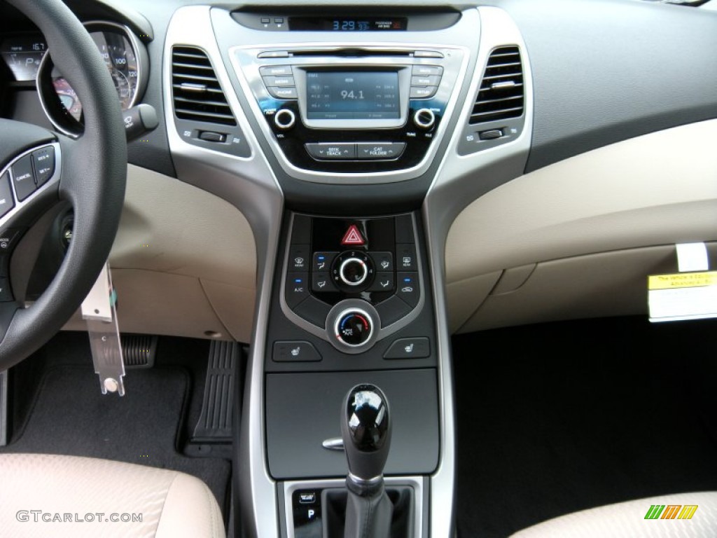 2014 Elantra SE Sedan - Red / Beige photo #25