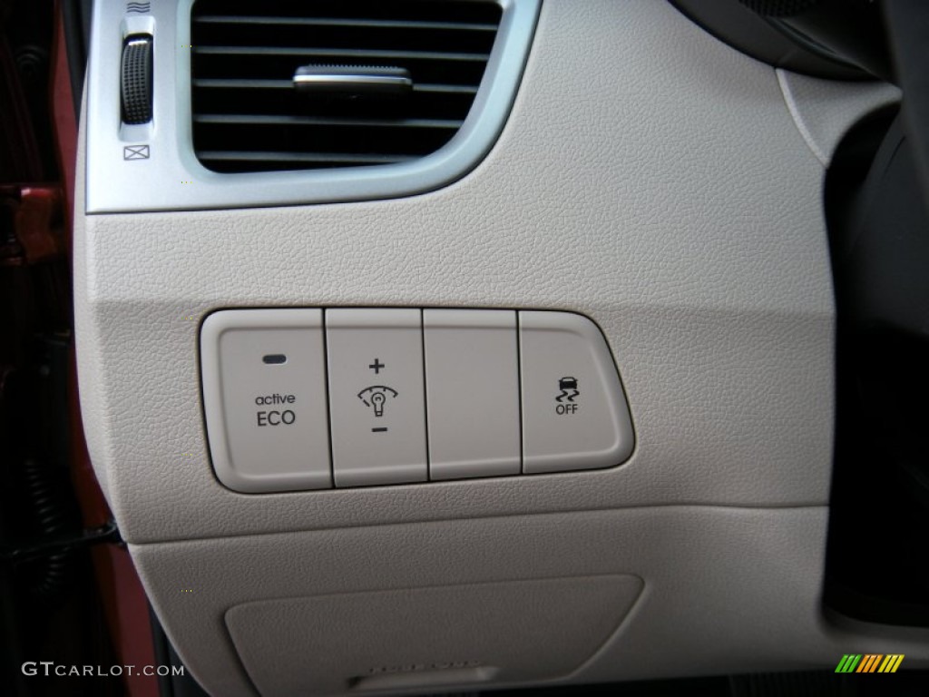 2014 Elantra SE Sedan - Red / Beige photo #31
