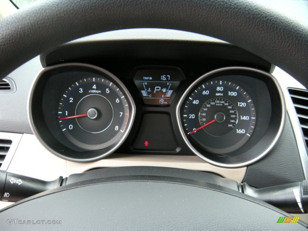 2014 Elantra SE Sedan - Red / Beige photo #30
