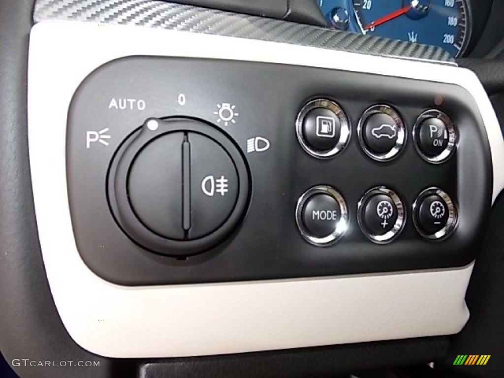 2013 Maserati GranTurismo Sport Coupe Controls Photo #94603003