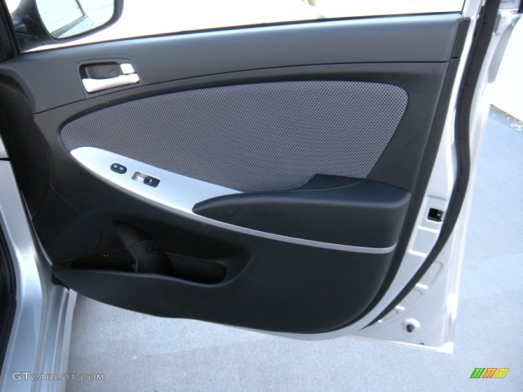 2013 Accent GS 5 Door - Ironman Silver / Black photo #22