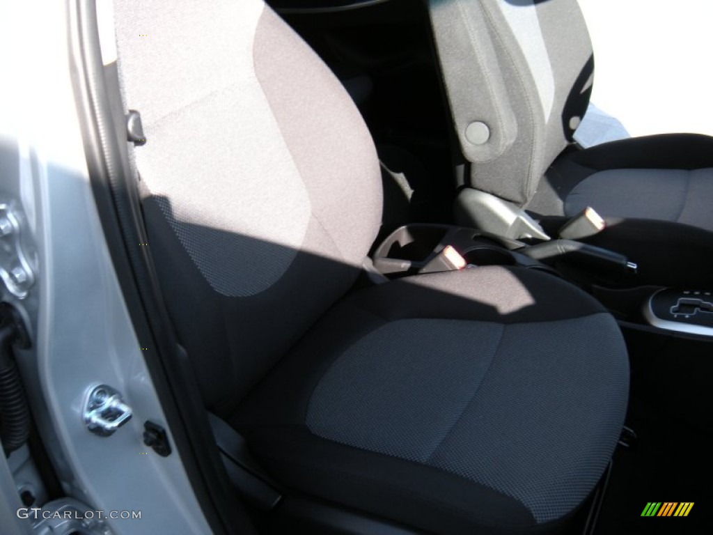 2013 Accent GS 5 Door - Ironman Silver / Black photo #23