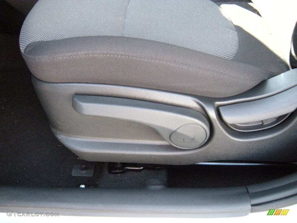 2013 Accent GS 5 Door - Ironman Silver / Black photo #32