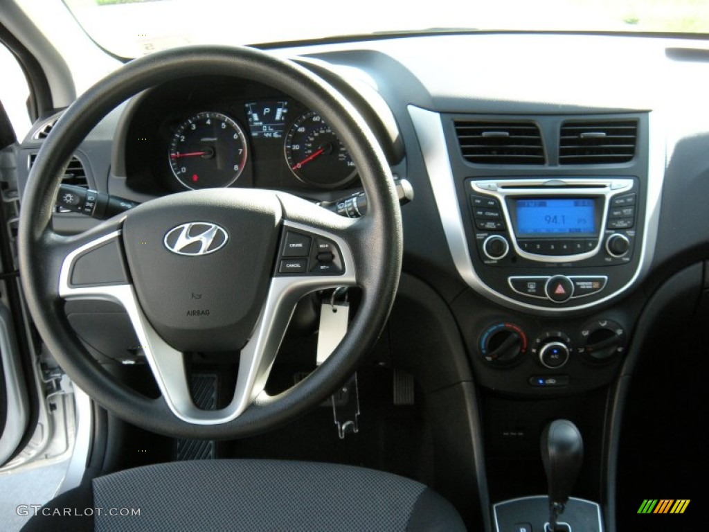 2013 Accent GS 5 Door - Ironman Silver / Black photo #33