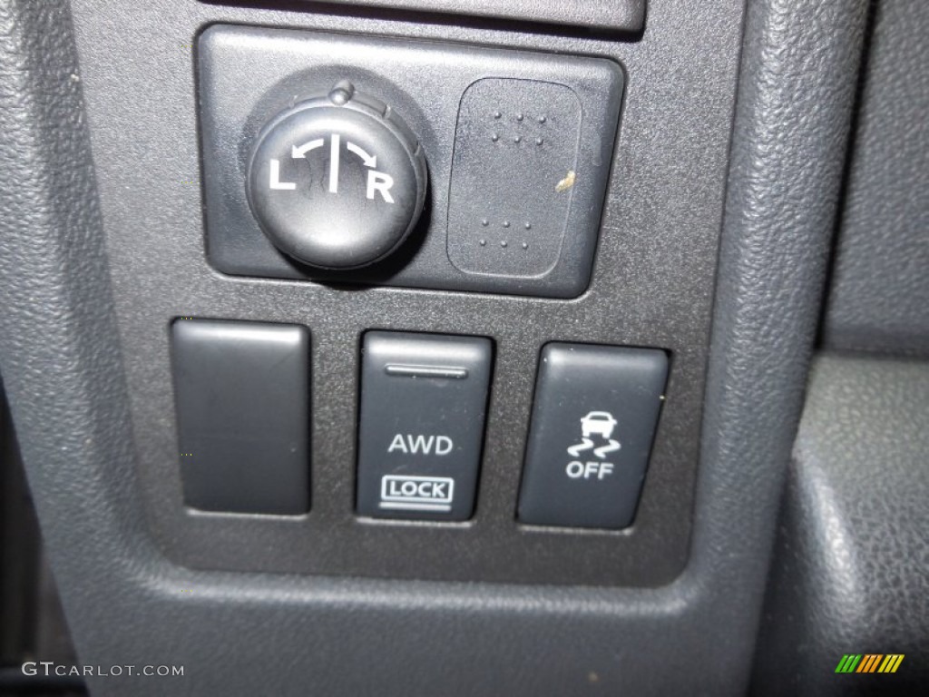 2011 Rogue S AWD - Platinum Graphite / Black photo #23