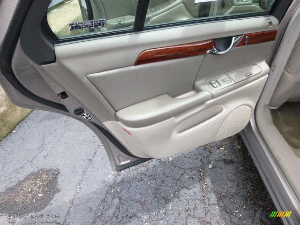 2001 DeVille Sedan - Cashmere / Neutral Shale photo #13