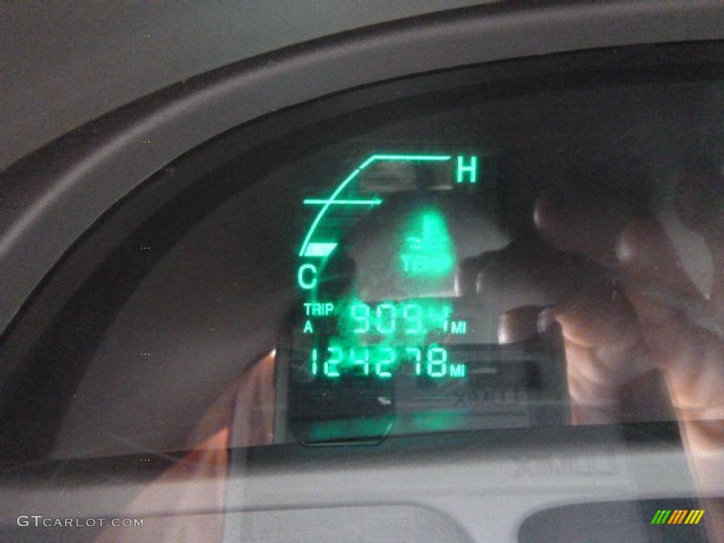 2001 DeVille Sedan - Cashmere / Neutral Shale photo #18