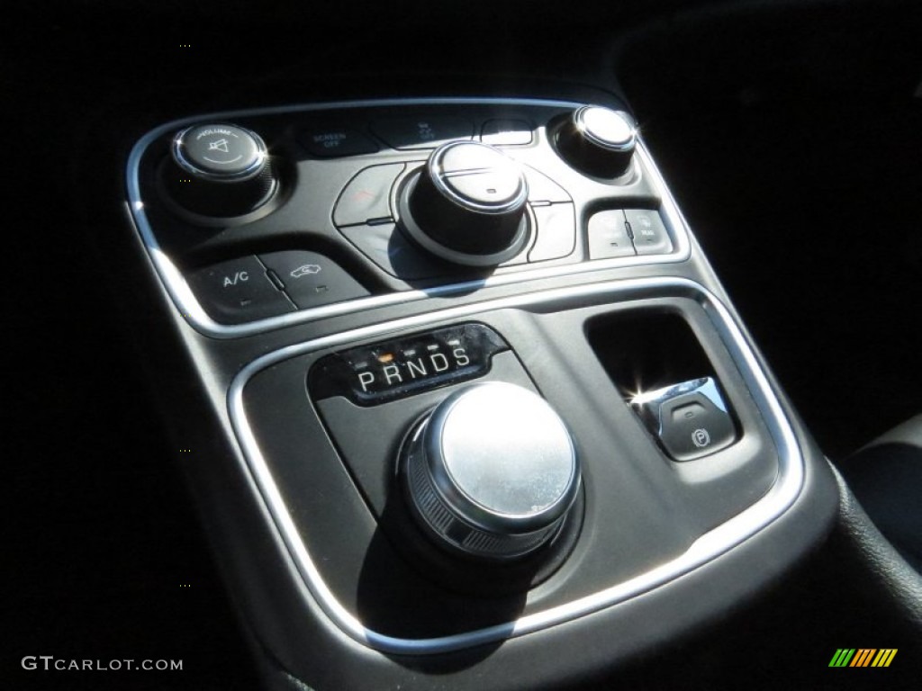 2015 Chrysler 200 C Transmission Photos