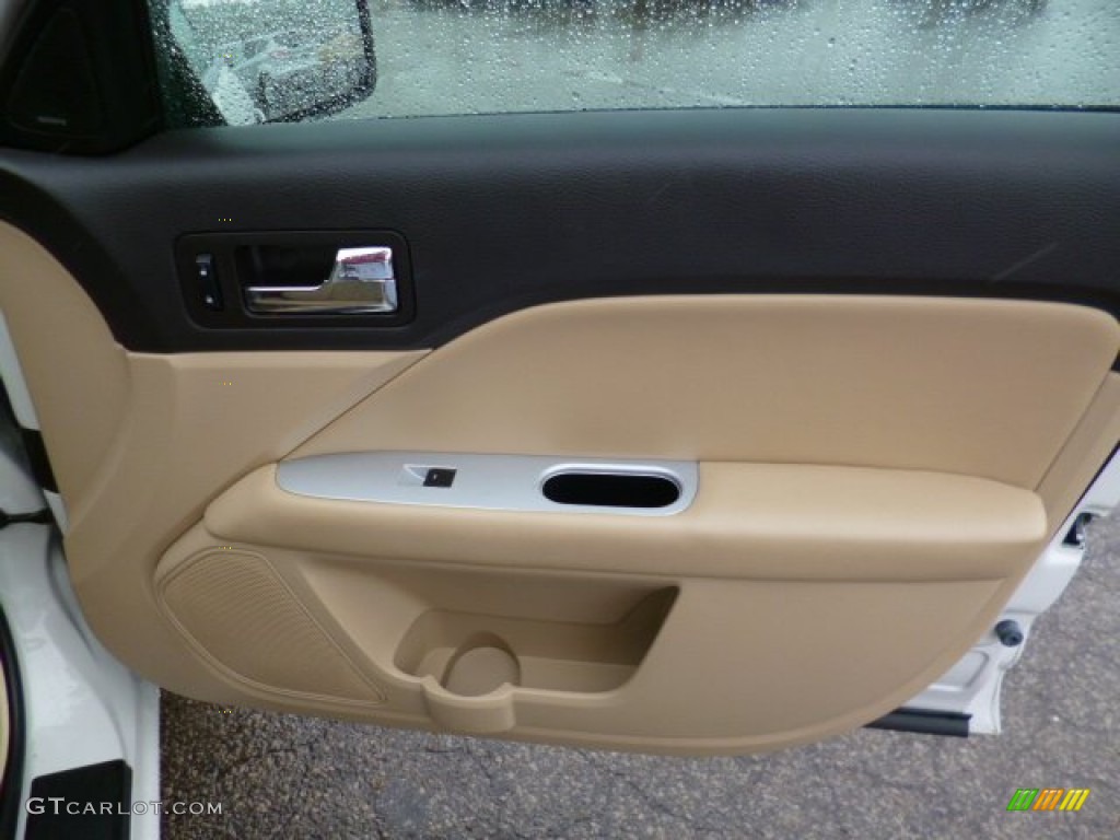 2010 Milan V6 Premier - White Suede / Camel photo #10