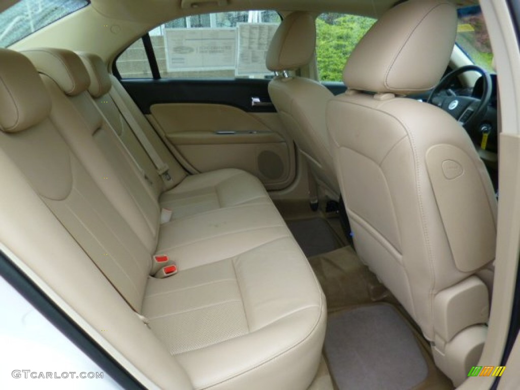 2010 Milan V6 Premier - White Suede / Camel photo #11