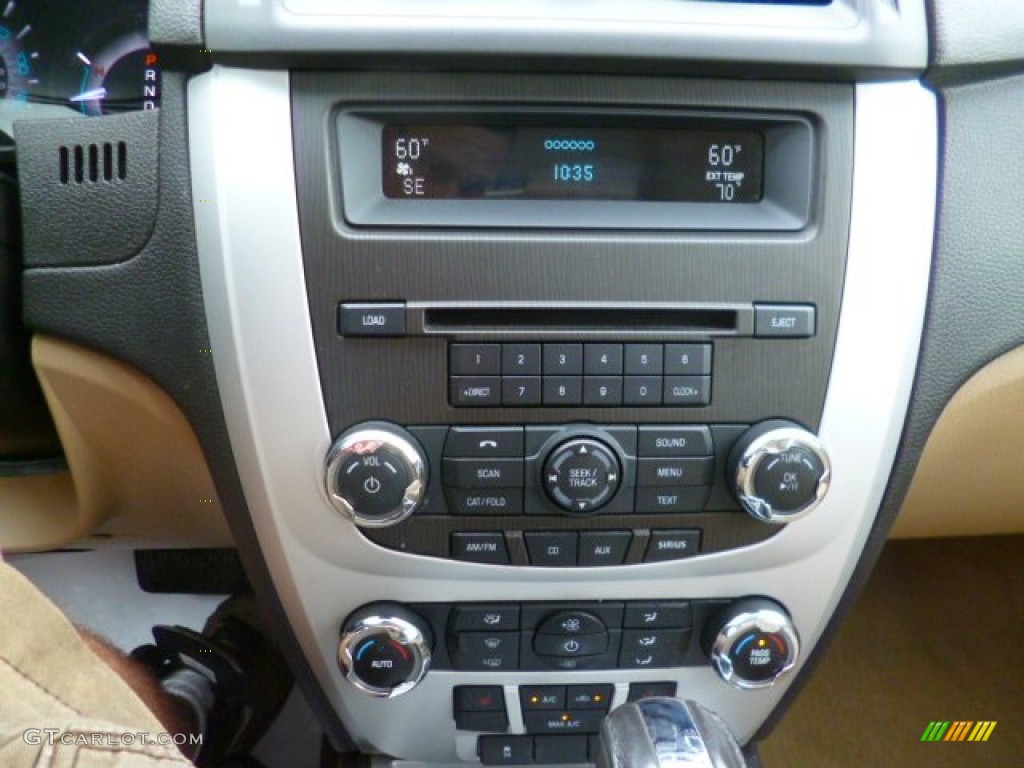 2010 Milan V6 Premier - White Suede / Camel photo #18