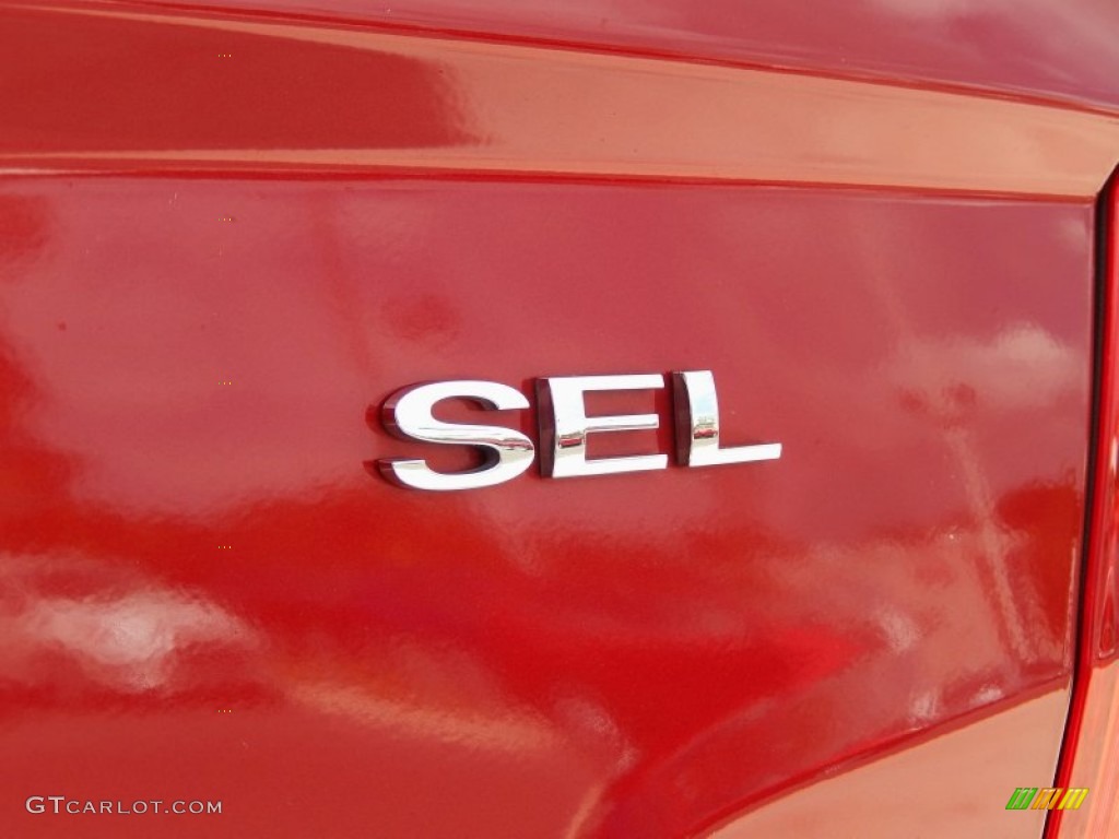 2012 Ford Fusion SEL Marks and Logos Photos