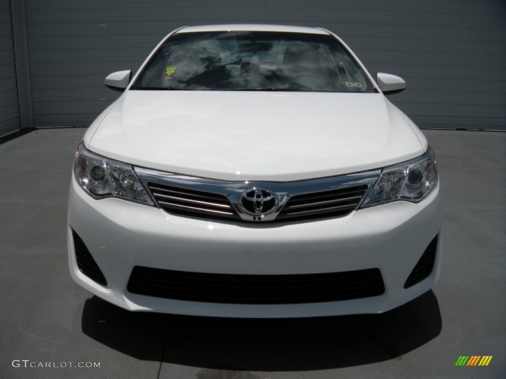 2014 Camry L - Super White / Ash photo #8