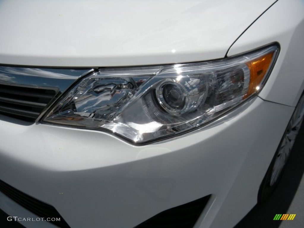 2014 Camry L - Super White / Ash photo #9