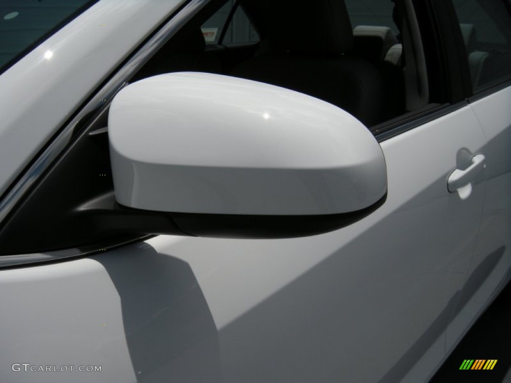 2014 Camry L - Super White / Ash photo #12