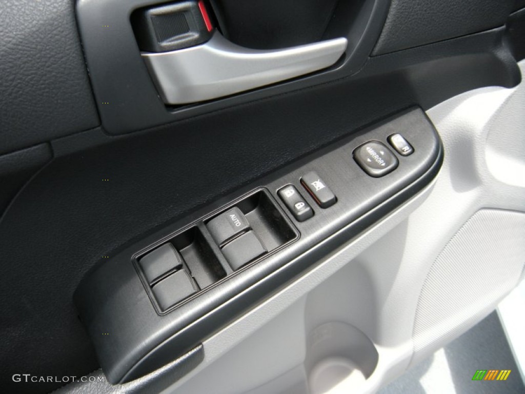 2014 Camry L - Super White / Ash photo #21