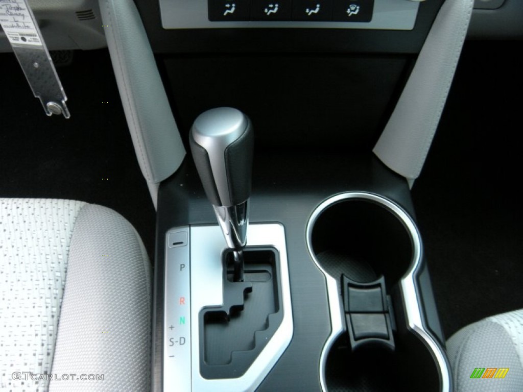 2014 Camry L - Super White / Ash photo #28