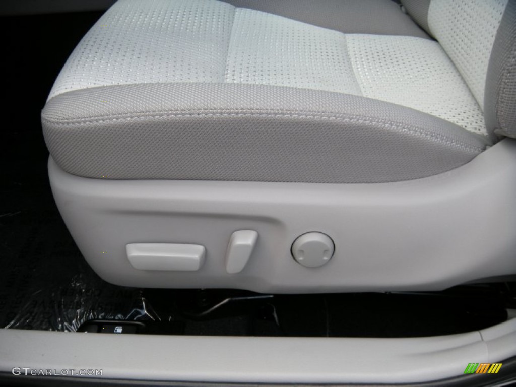 2014 Camry LE - Attitude Black Metallic / Ash photo #24