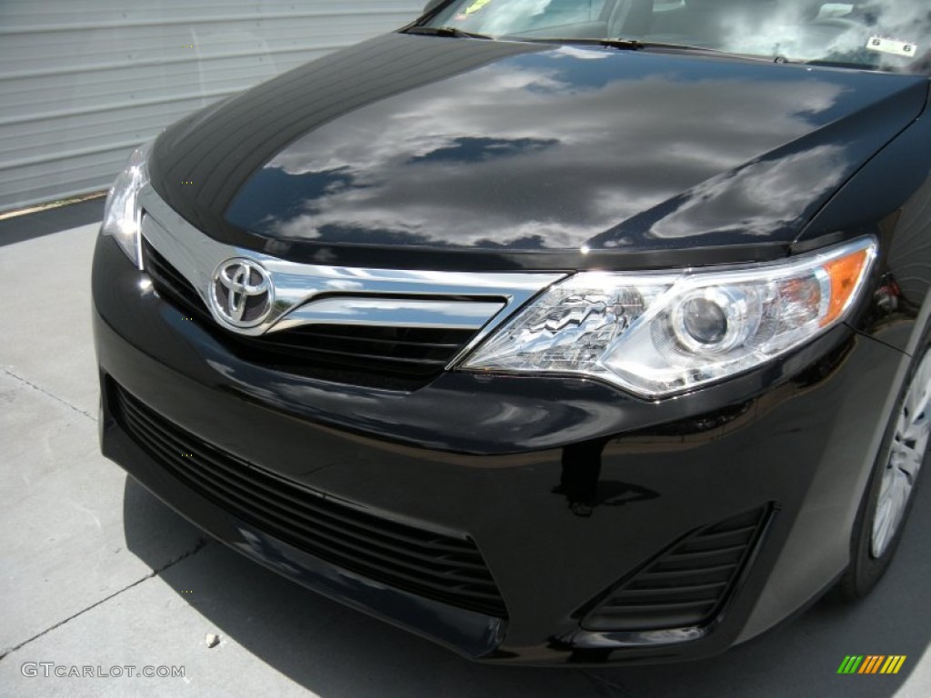 2014 Camry LE - Attitude Black Metallic / Ash photo #10
