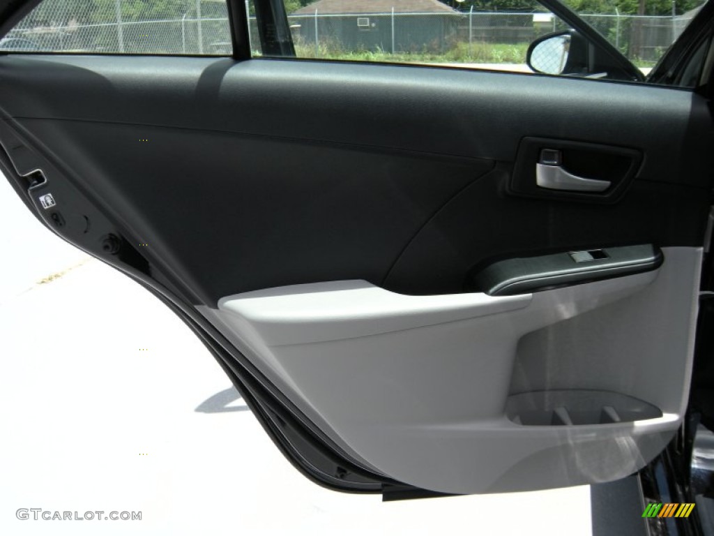 2014 Camry LE - Attitude Black Metallic / Ash photo #19