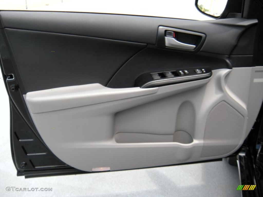 2014 Camry LE - Attitude Black Metallic / Ash photo #21