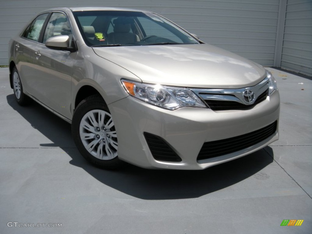 2014 Camry LE - Champagne Mica / Ivory photo #2
