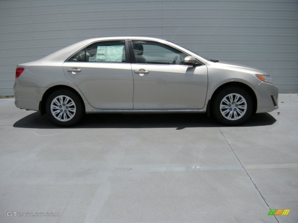 2014 Camry LE - Champagne Mica / Ivory photo #3