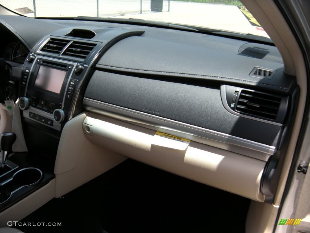 2014 Camry LE - Champagne Mica / Ivory photo #18