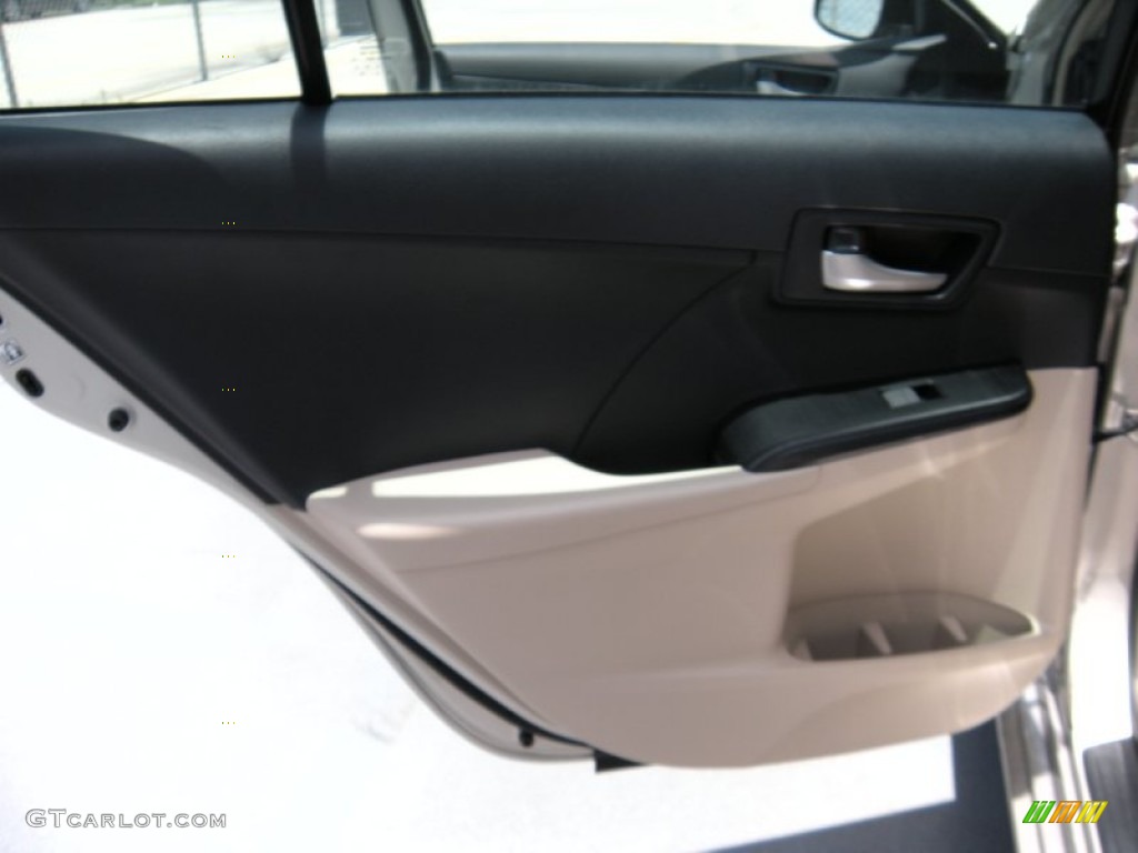 2014 Camry LE - Champagne Mica / Ivory photo #19