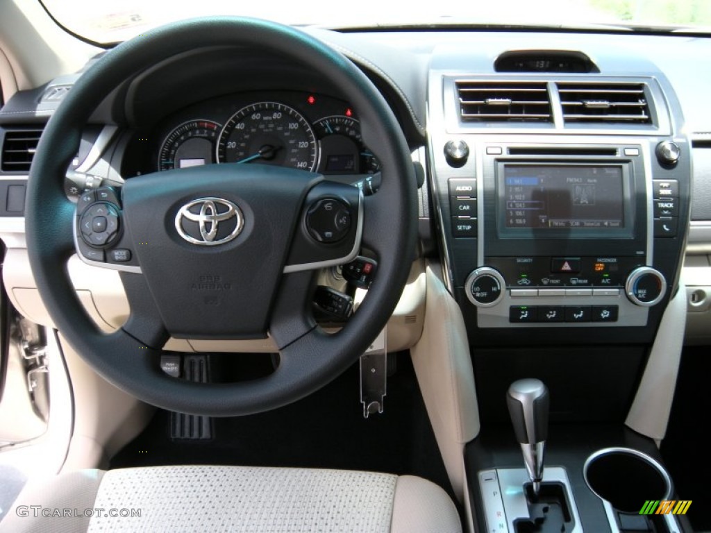 2014 Camry LE - Champagne Mica / Ivory photo #25