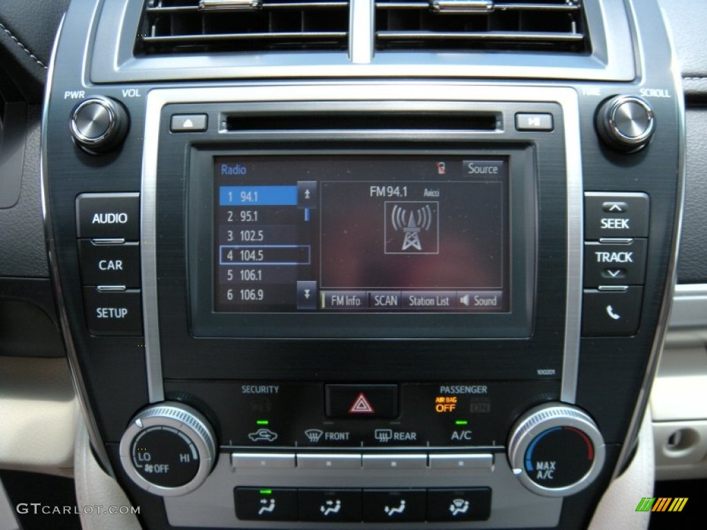2014 Camry LE - Champagne Mica / Ivory photo #27