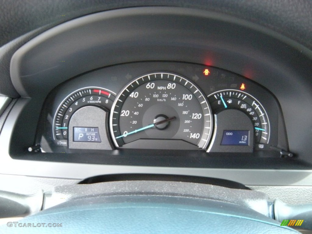 2014 Camry LE - Champagne Mica / Ivory photo #31