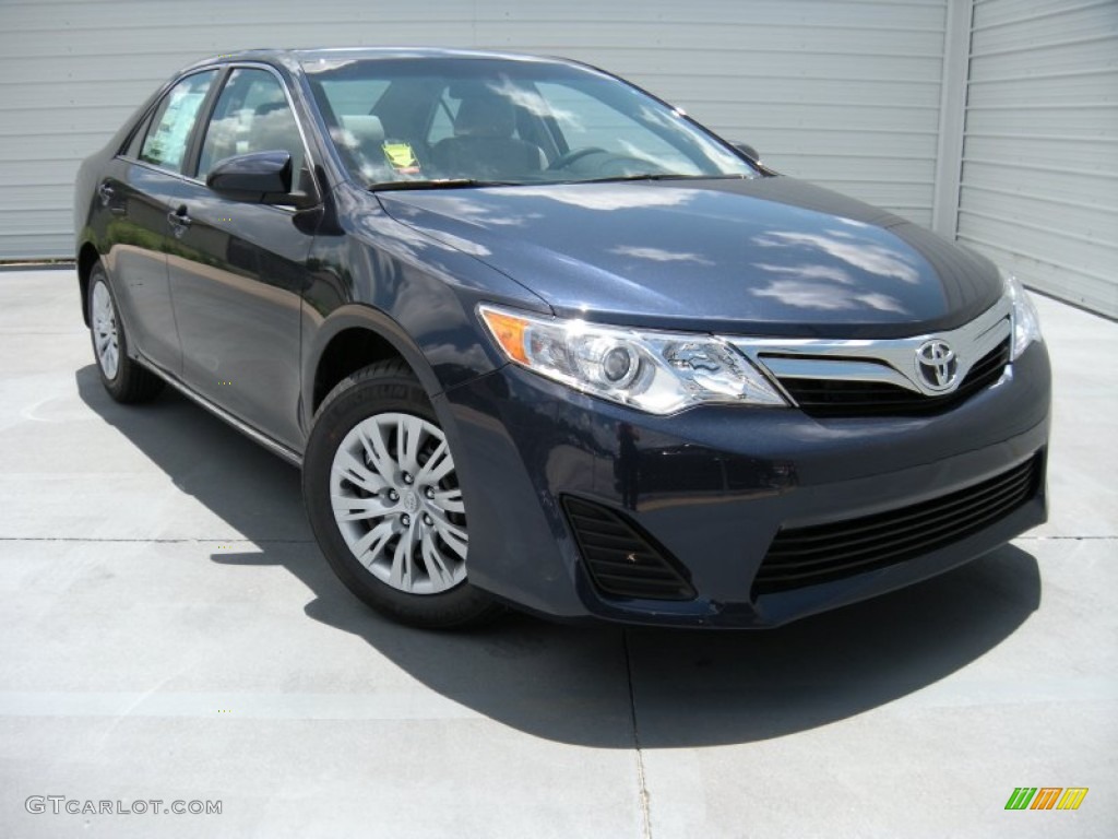 2014 Camry LE - Parisian Night Pearl / Ash photo #2