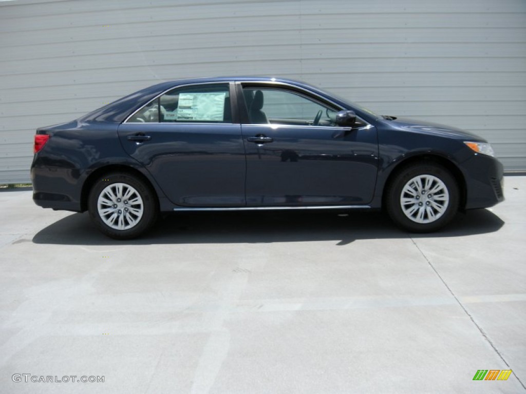 2014 Camry LE - Parisian Night Pearl / Ash photo #3
