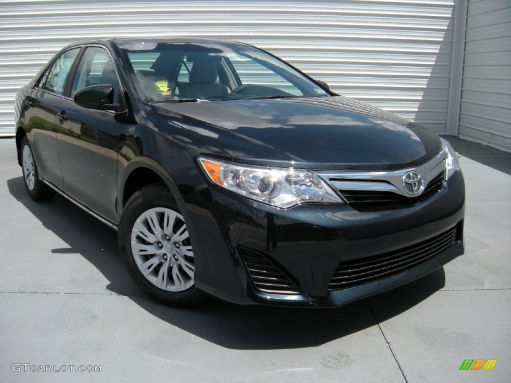 Cosmic Gray Metallic 2014 Toyota Camry LE Exterior Photo #94636732
