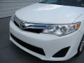 2014 Super White Toyota Camry LE  photo #10