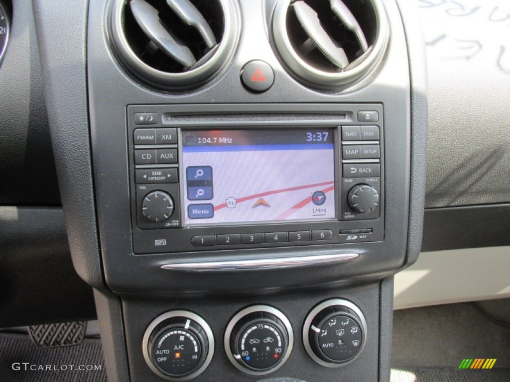 2011 Rogue SV AWD - Platinum Graphite / Gray photo #17
