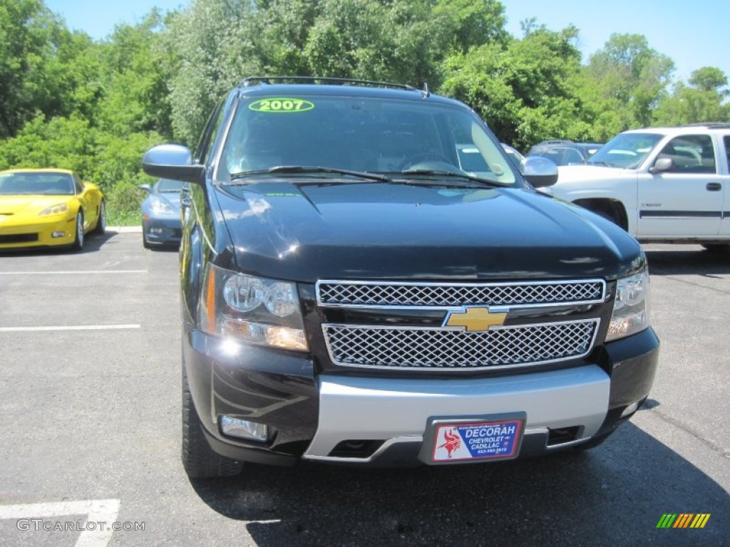 2007 Suburban 1500 Z71 4x4 - Black / Light Titanium/Ebony photo #2