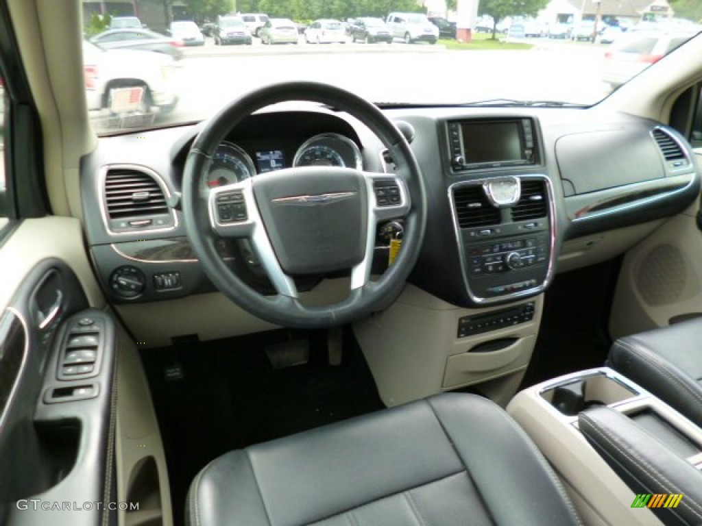 2011 Town & Country Touring - L - Sapphire Crystal Metallic / Black/Light Graystone photo #15