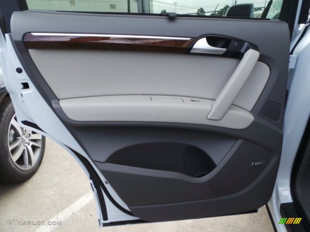 2014 Audi Q7 3.0 TFSI quattro Limestone Gray Door Panel Photo #94653461