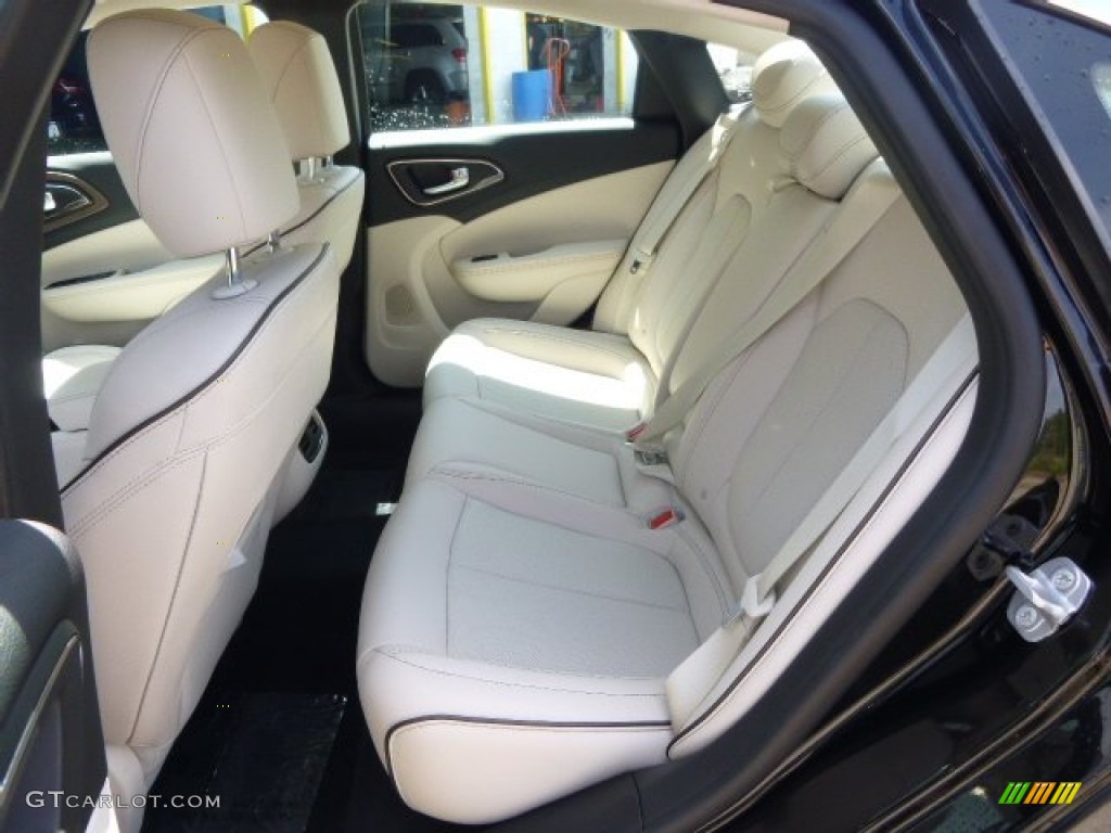 Black/Linen Interior 2015 Chrysler 200 C Photo #94653941