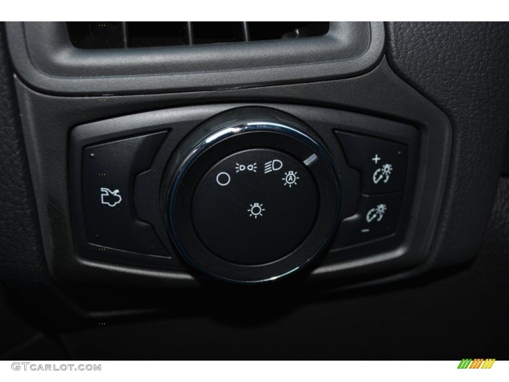 2014 Focus SE Hatchback - Sterling Gray / Charcoal Black photo #21