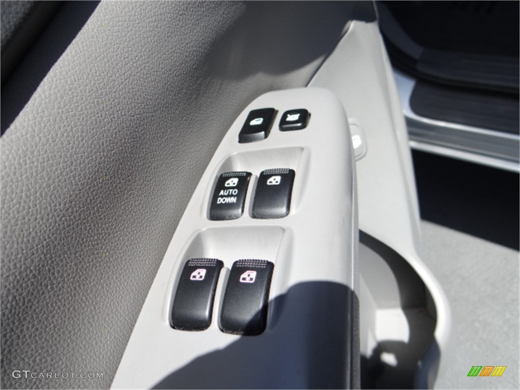 2012 Sedona LX - Silverstone Beige / Gray photo #16