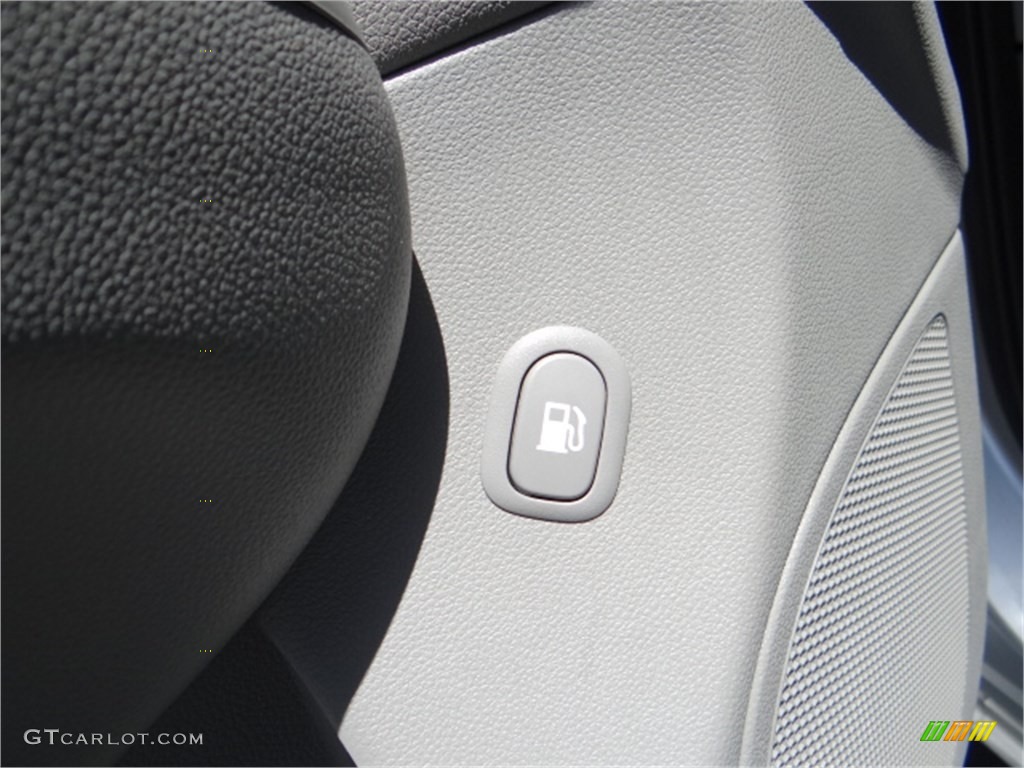 2012 Sedona LX - Silverstone Beige / Gray photo #17