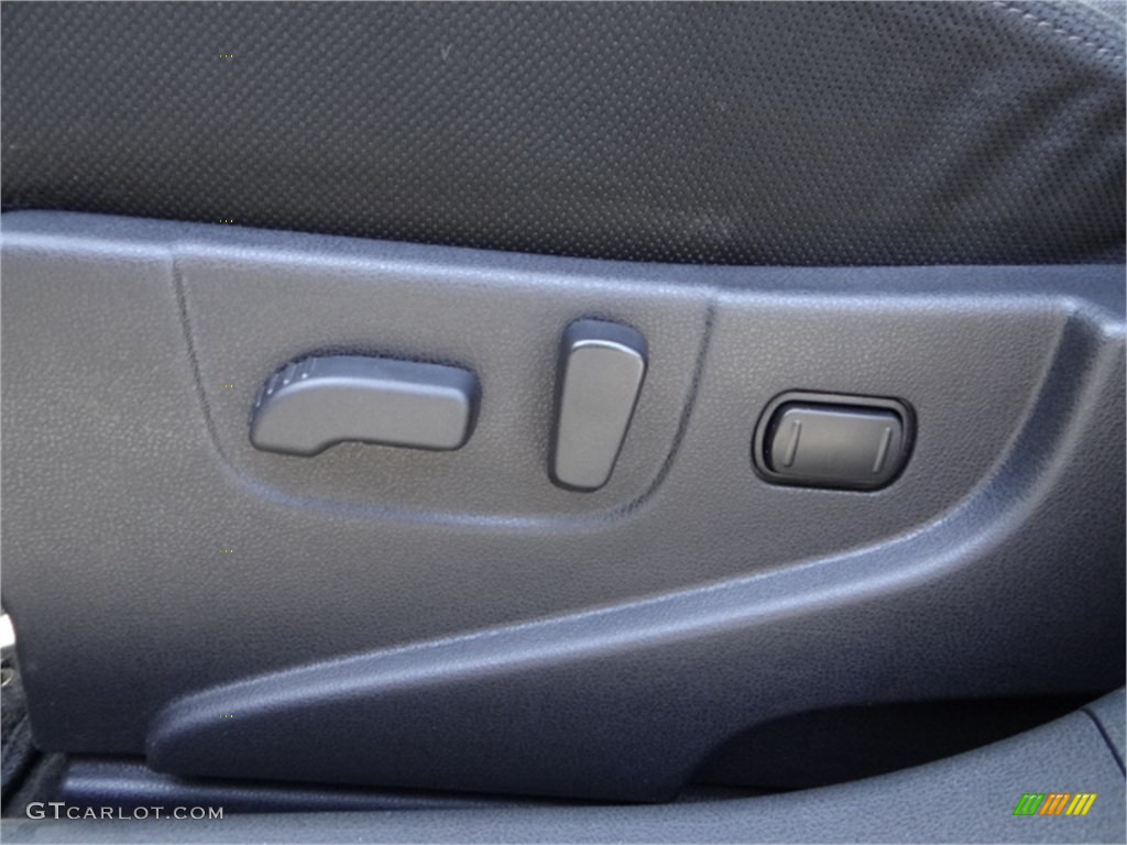 2011 Rogue SV - Black Amethyst / Black photo #16