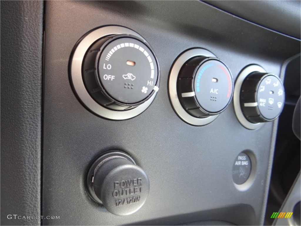 2011 Rogue SV - Black Amethyst / Black photo #24