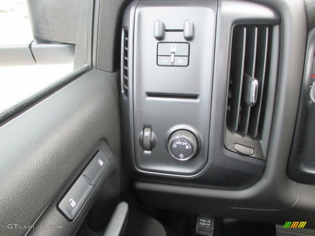 2015 GMC Sierra 2500HD Regular Cab Chassis Controls Photos