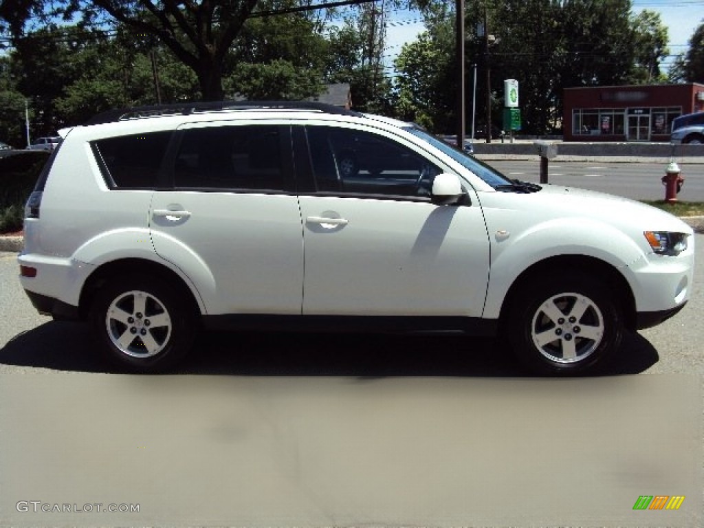 2010 Mitsubishi Outlander ES 4WD Exterior Photos