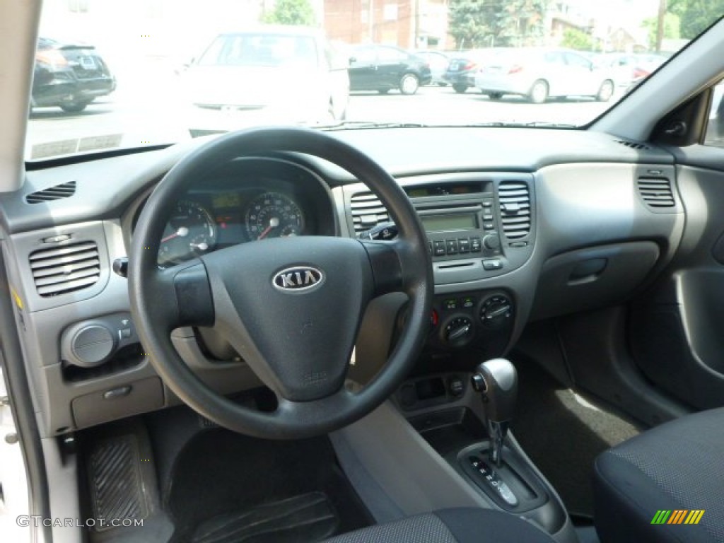 2008 Rio LX Sedan - Silver Metallic / Gray photo #6