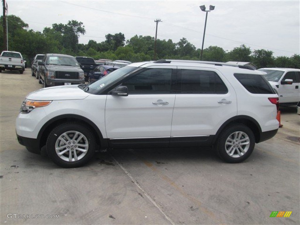 2014 Explorer XLT - Oxford White / Charcoal Black photo #3